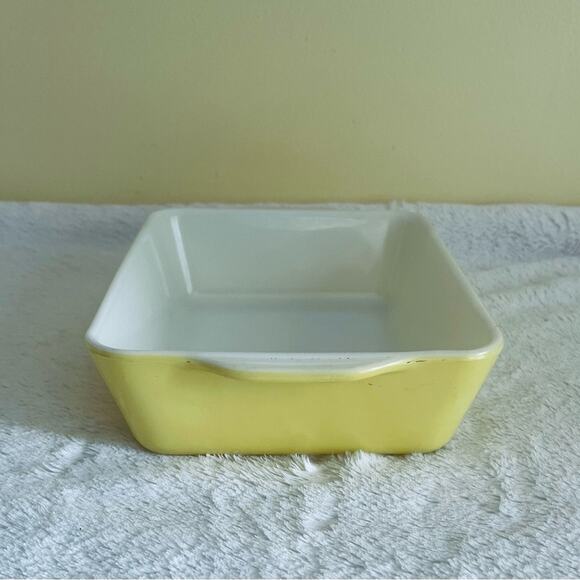 Vintage Pyrex 503-B Yellow Casserole, Refrigerator, Baking Dish w/ Ribbed Lid - Picture 3 of 16